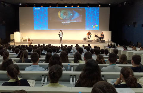 Telefónica convoca a más de 400 pre...