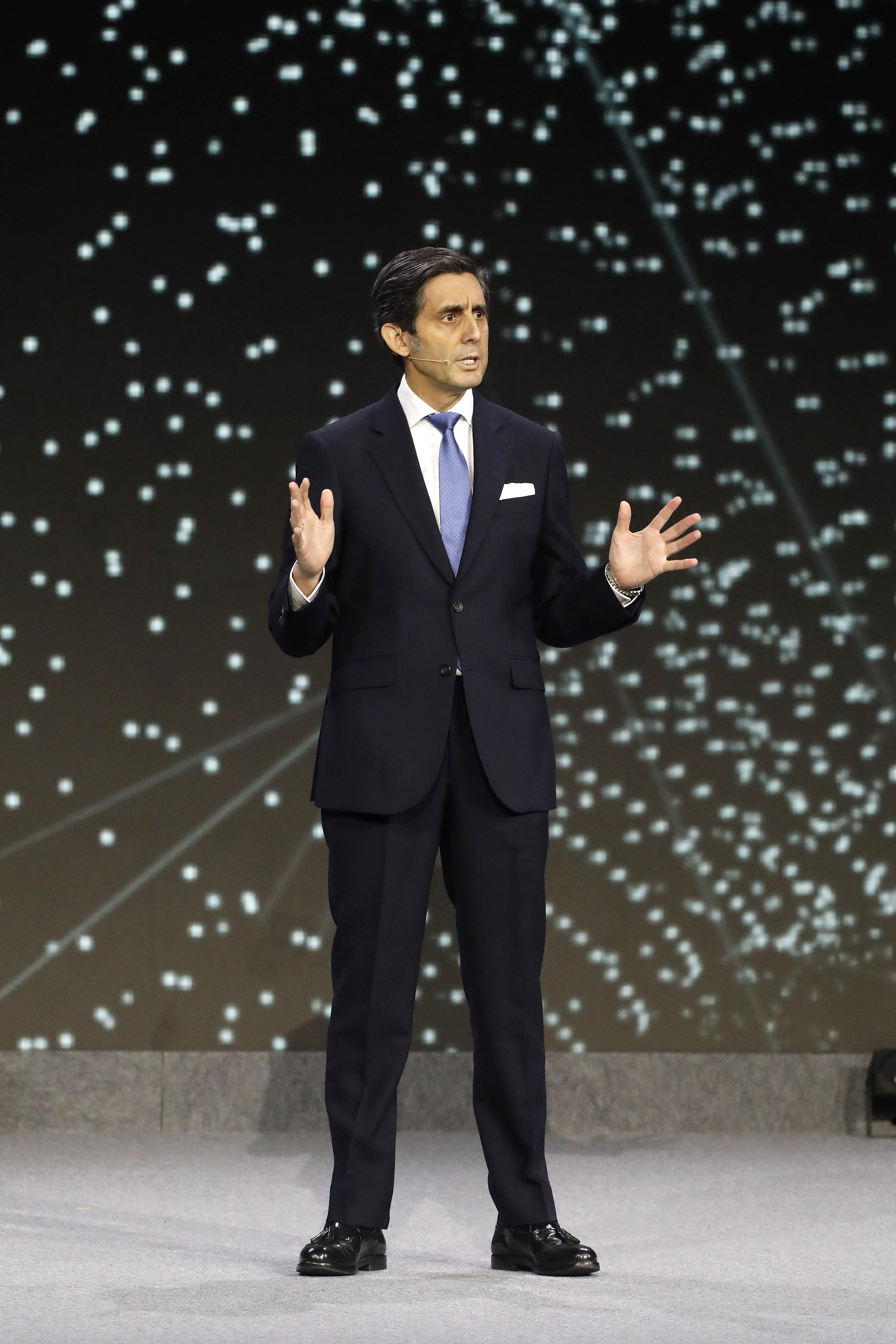 José María Álvarez-Pallete at the MWC 2022 Opening KeyNote - @Arduino Vannucchi