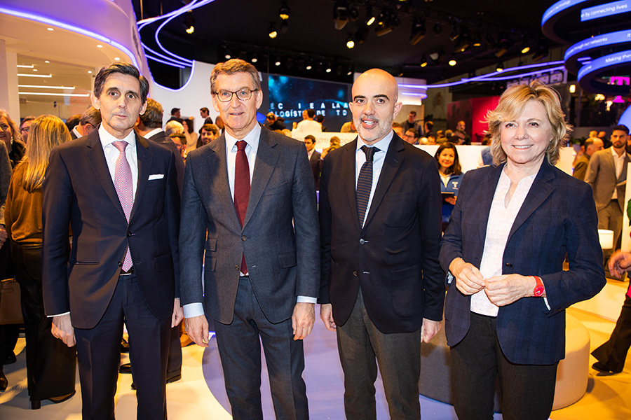 José María Álvarez-Pallete, Chairman of Telefónica, with Alberto Núñez Feijóo, President of the Partido Popular; Daniel Sirera, Partido Popular de Cataluña; and Pilar del Castillo, Member of the European Parliament