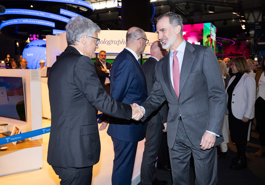 King Felipe with Pablo de Carvajal, Secretary General and Regulatory Affairs of Telefónica.