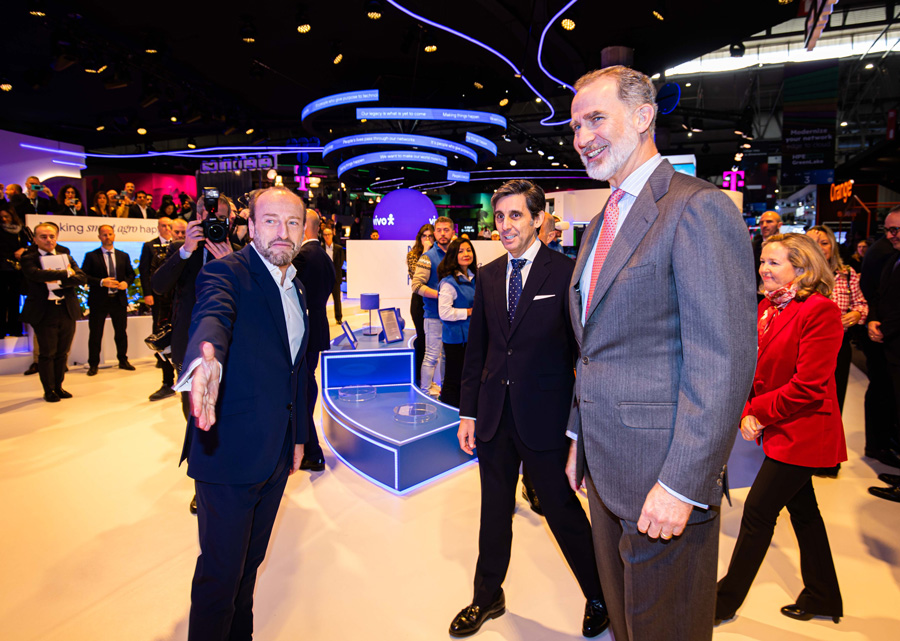 King Felipe with José María Álvarez-Pallete, Chairman and CEO of Telefónica and Nadia Calviño, First Vice-President of the Government and Minister for Economic Affairs and Digital Transformation.