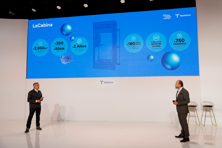 On the left, Agustín Cárdenas, director of business transformation at Telefónica Spain, together with Guillermo Bataller, head of transformation and innovation projects at Telefónica Spain.