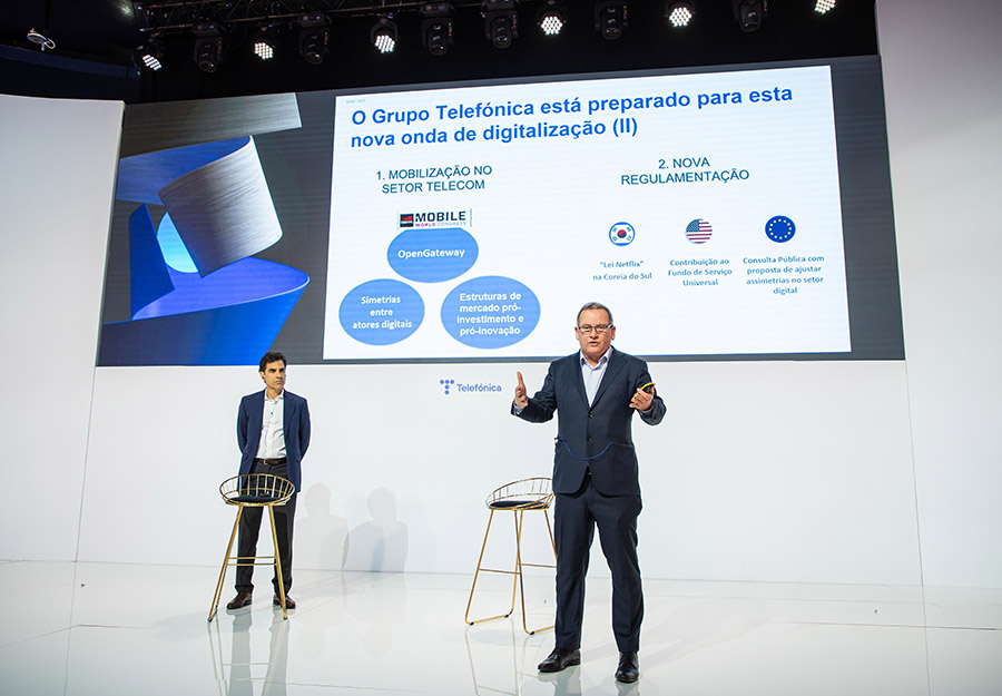 From left to right , Christian Gebara, President and CEO of Telefónica Brazil, and Eduardo Navarro, Director Global of Corporate Affairs and Sustainability of Telefónica