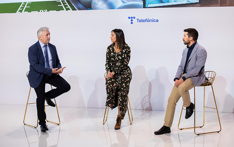 From left to right, Manuel Estébanez, CIO of GOfit; Esther Cardenal, Senior Product Manager of IoT and Big Data at Telefónica Tech and Sergio Sellers, Product Manager of Computer Vision at Telefónica España