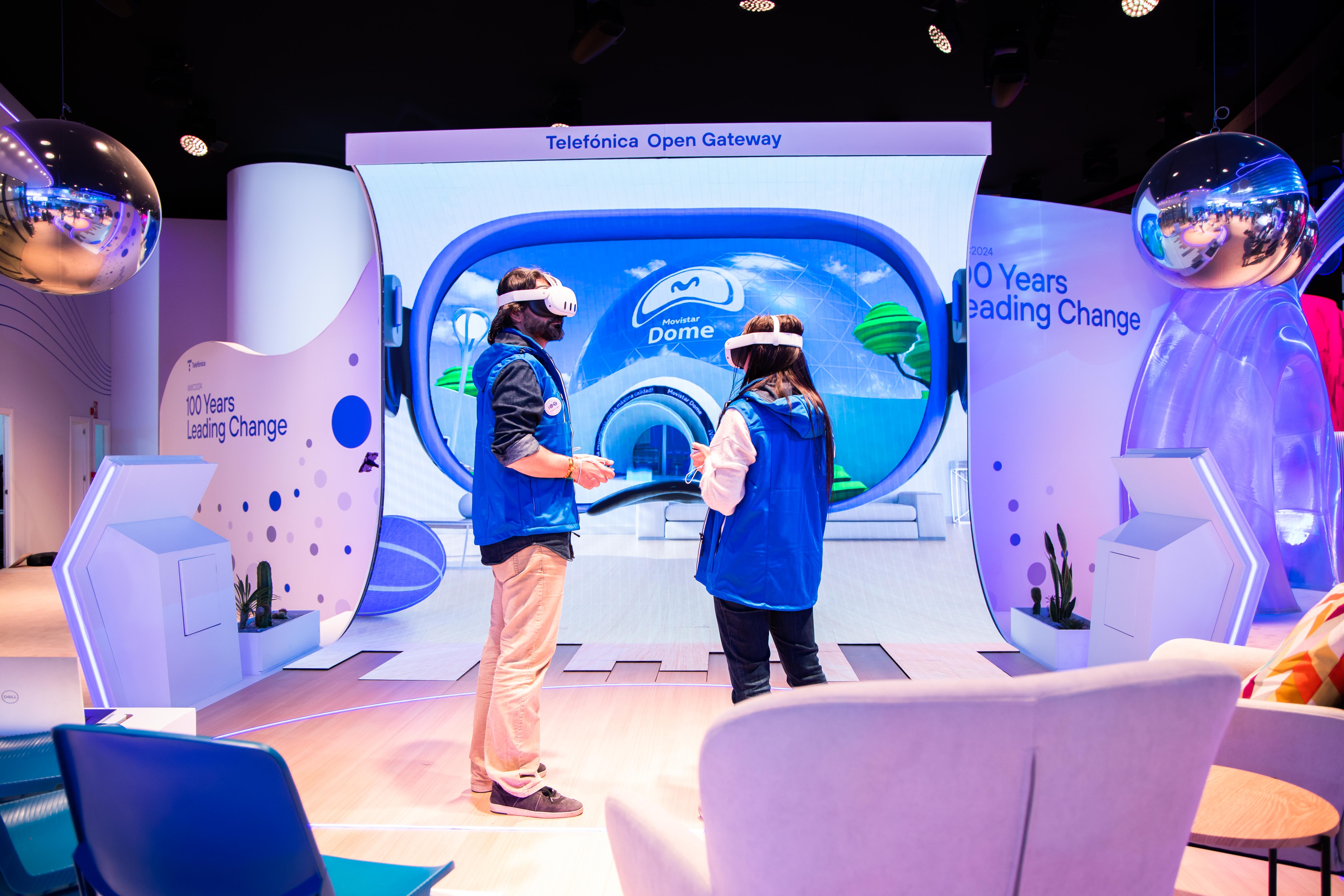 Telefónica's pavilion is divided into three demo areas dedicated to showcasing connectivity, where open networks are key to fostering innovation and driving profitable and sustainable growth, solutions and services for digitised industry, and entertainment that unites the real and virtual worlds.