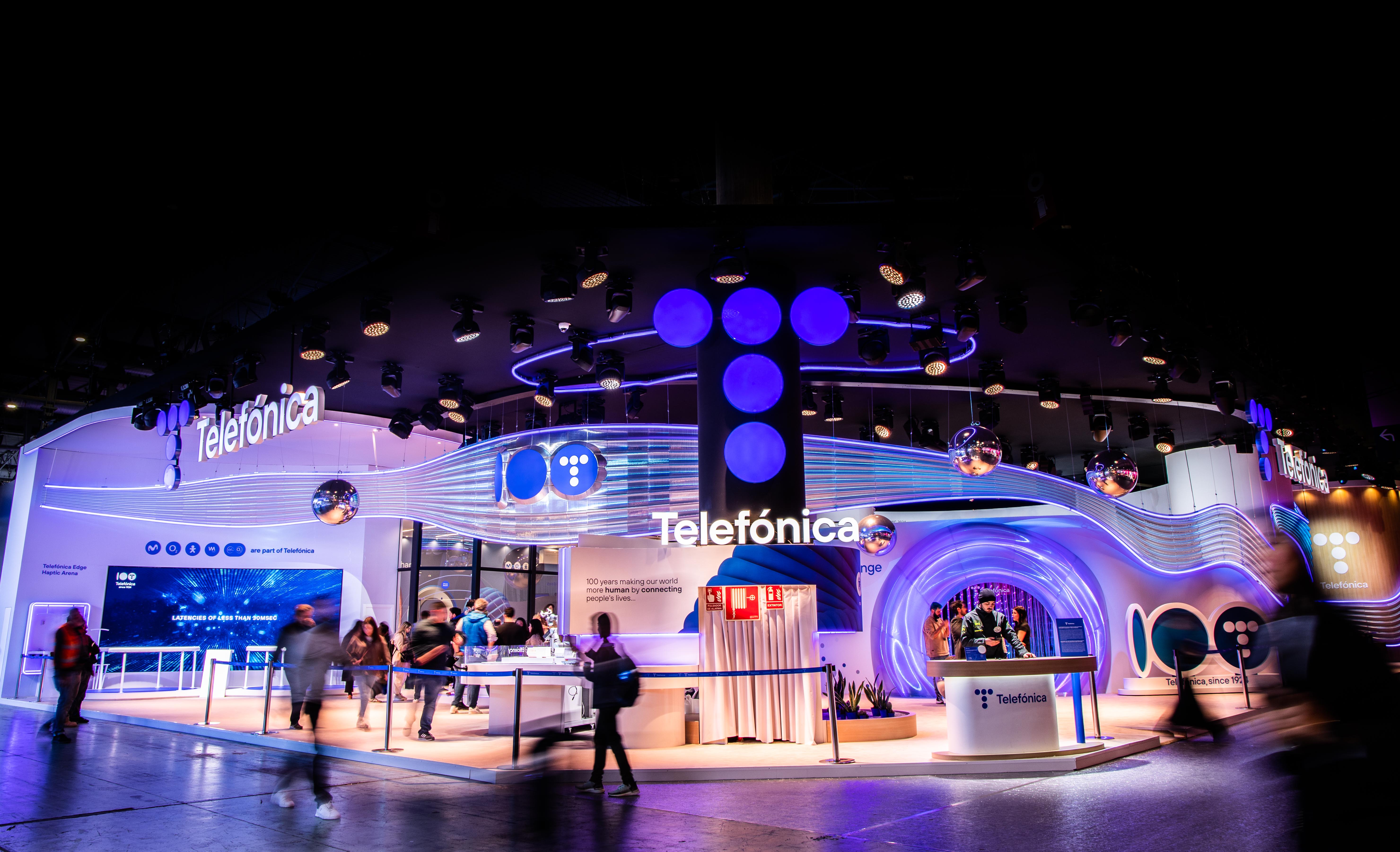 Telefónica presents itself at the MWC under the slogan '100 Years Leading Change', in which it combines its century of knowledge with the most technological vision of this digital era.