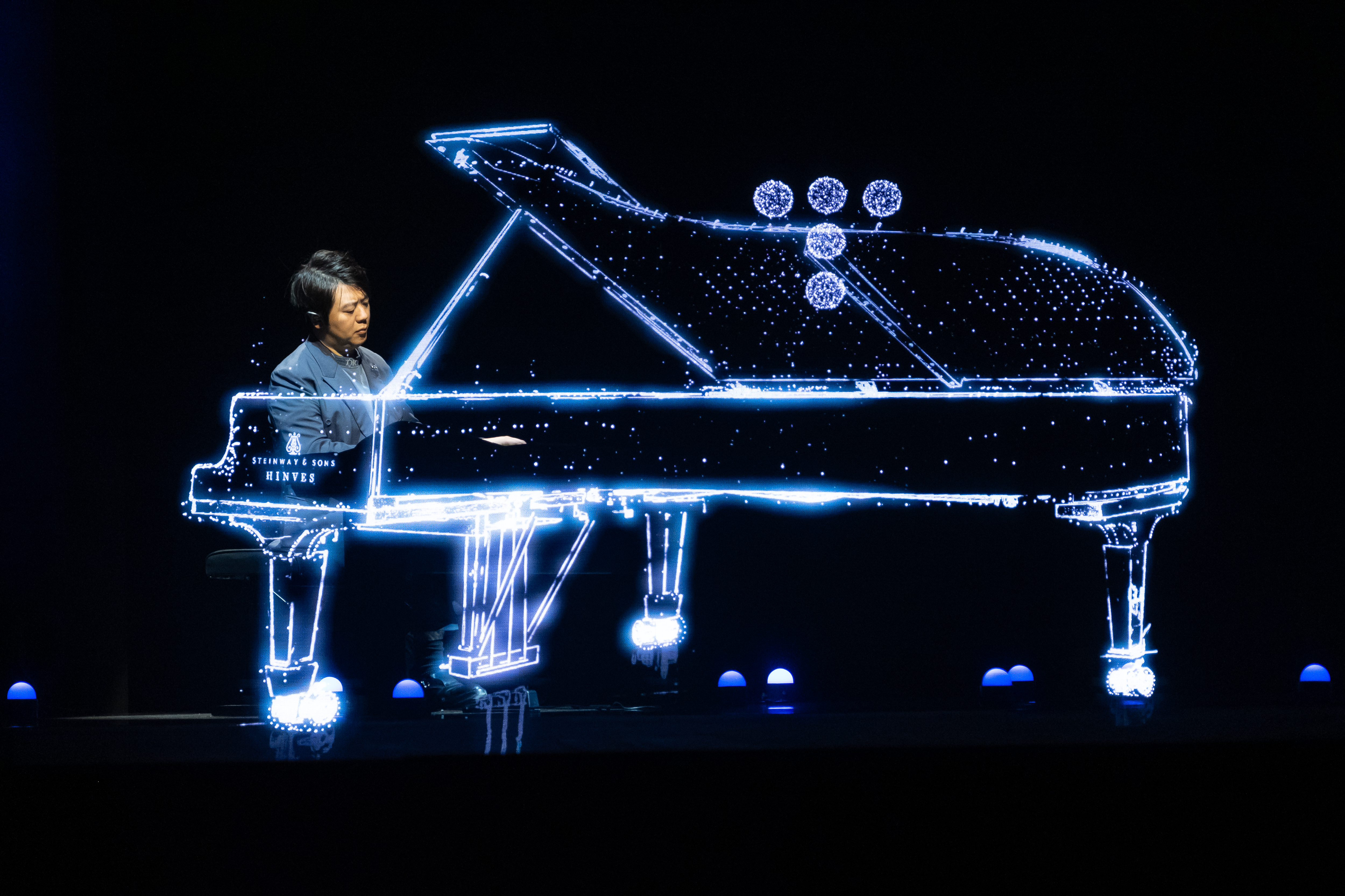 Celebrated pianist Lang Lang has performed classics by great composers, combining creativity and humanism with an unprecedented concentration of technology.
