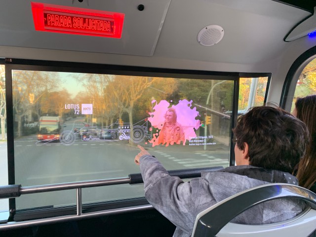 first augmented reality project over 5G on tourist buses