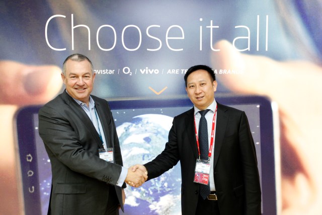 At the image, Michael Duncan, Telefónica Group CEO of the Consumer Unit and Haixu Ma, president of Core Network of Huawei.