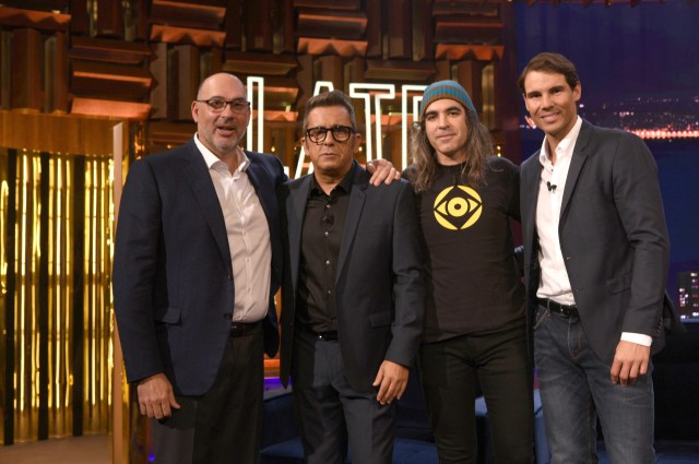 From left to right: Emilio Gayo, President of Telefónica España; Andreu Buenafuente, host of Late Motiv; Chema Alonso, Chief Data Officer of Telefónica; and Rafa Nadal, ambassador of Telefónica.