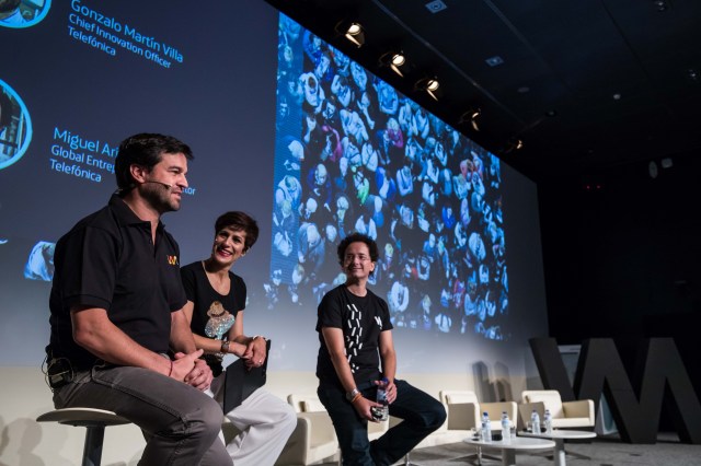 From left to right: Telefónica's Chief Innovation Officer -Gonzalo Martín-Villa, Helena Díez-Fuentes, and the current Manager of Wayra and Global Entrepreneurship Director, Miguel Arias