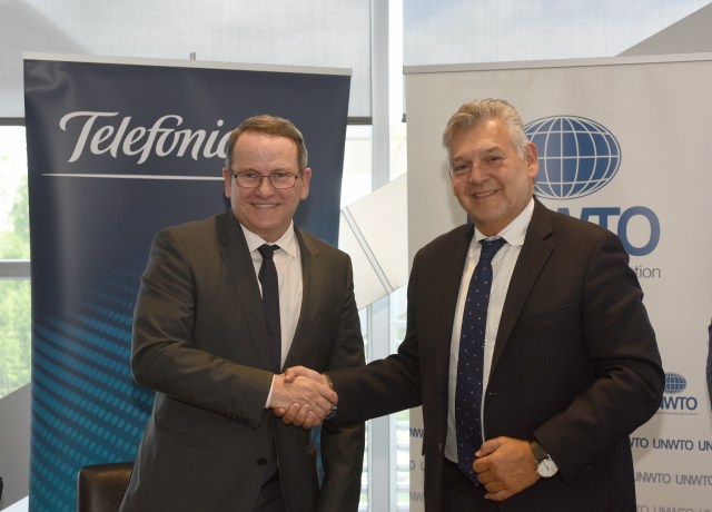 From left to right: Eduardo Navarro, Director of Communication, Corporate Affairs, Branding and Sustainability of Telefónica, and Jaime Cabal, Deputy Secretary-General of the World Tourism Organization