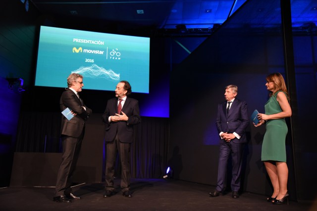 From left to right: the journalist Javier Ares; Telefónica`s Public Affairs Director, Carlos López Blanco; Movistar Team´s team’s General Manager, Eusebio Unzué and the journalist Mónica Marchante.