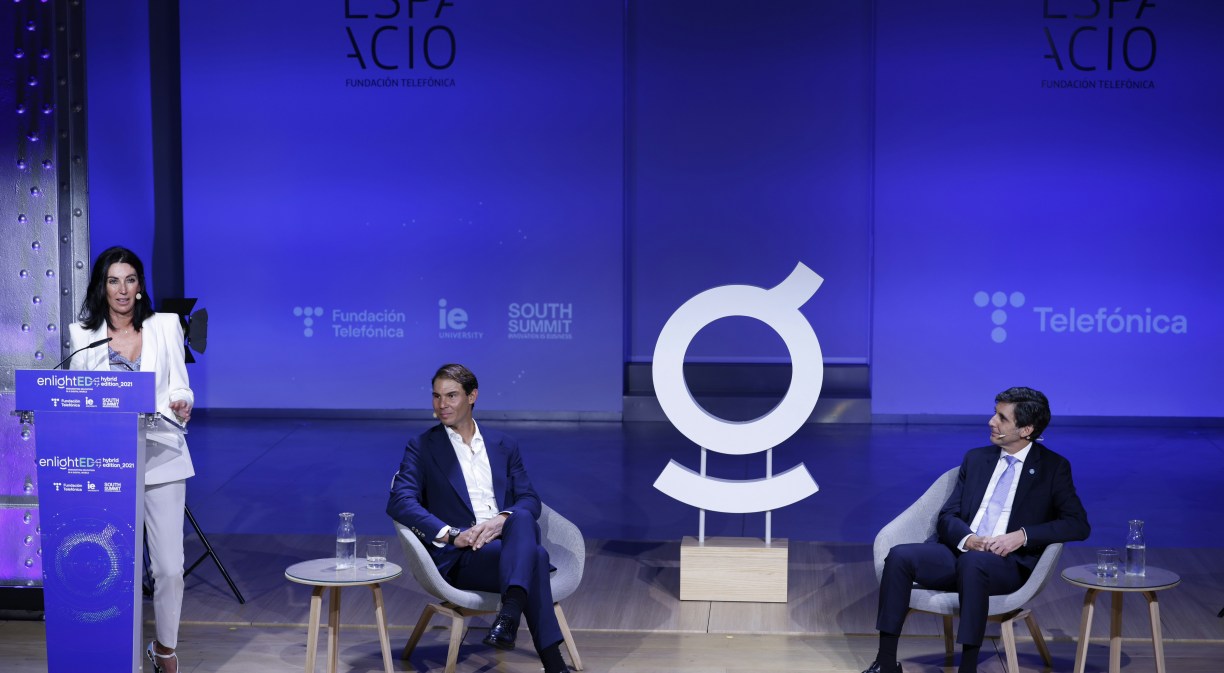 From left to right: Eva Fernández, Global Communication Manager; Rafael Nadal, tennis player and Prince of Asturias Award for Sports; José María Álvarez-Pallete, Chairman & CEO, Telefónica S.A.
