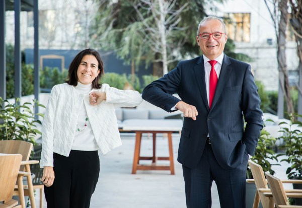 María Jesús Almazor, CEO Telefónica IoT & Big Data Tech, y Albert Triola, CEO de Oracle en España