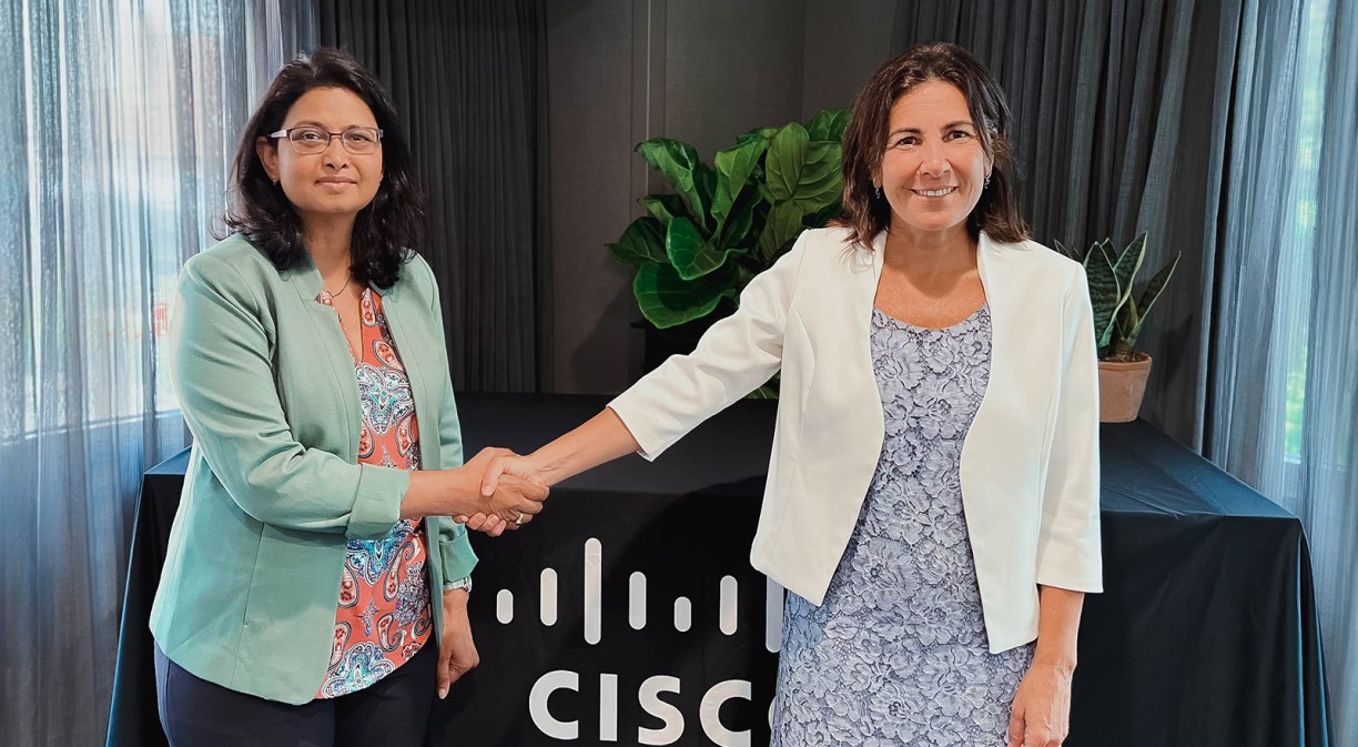Shailaja Shankar, Vicepresidente Senior y Director General de Cisco Security Business Group, y María Jesús Almazor, CEO de Ciberseguridad y Cloud de Telefónica Tech