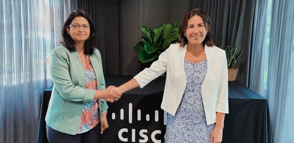 Shailaja Shankar, Vicepresidente Senior y Director General de Cisco Security Business Group, y María Jesús Almazor, CEO de Ciberseguridad y Cloud de Telefónica Tech