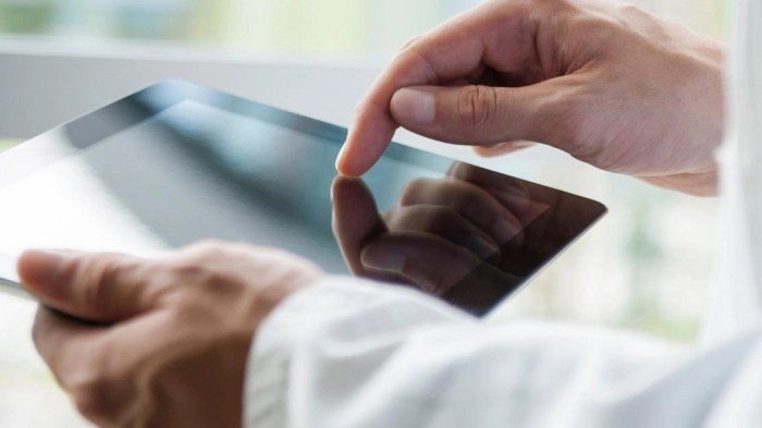 Man using a tablet