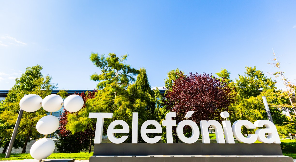 Telefónica reduces emissions from its operations by 80% through renewable energy and efficient technology