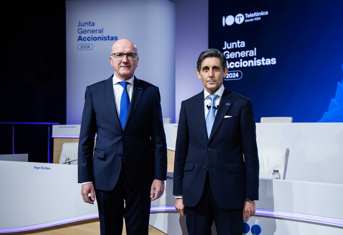 From right to left: José María Álvarez-Pallete, Chairman & CEO, Telefónica, with Ángel Vilá, Chief Operating Officer, Telefónica.
