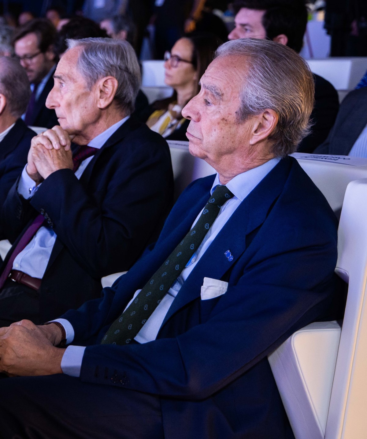 From right to left, Julio Linares, former Vice-President of Telefónica and currently a member of the Supervisory Board of Telefónica Germany and trustee of Fundación Telefónica, with Francisco Bergía, Director of Public Affairs.