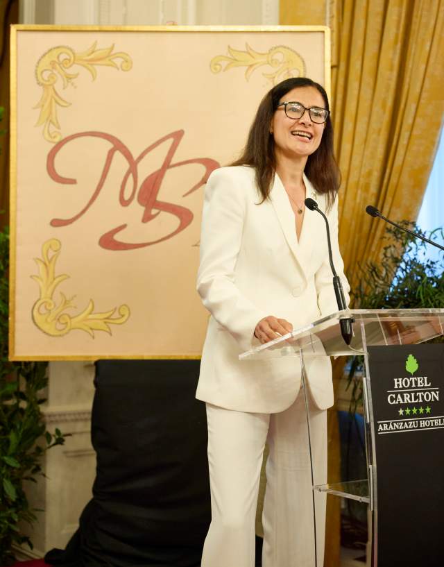 Laura Abasolo García de Baquedano, Director of Finance and Control at Telefónica, at the gala where she received the 2025 Alfiler de Oro Award from the Asociación Mujer Siglo XXI (21st Century Women's Association).