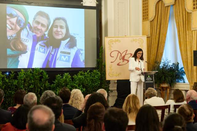 Laura Abasolo García de Baquedano, Director of Finance and Control at Telefónica, at the gala where she received the 2025 Alfiler de Oro Award from the Asociación Mujer Siglo XXI (21st Century Women's Association).
