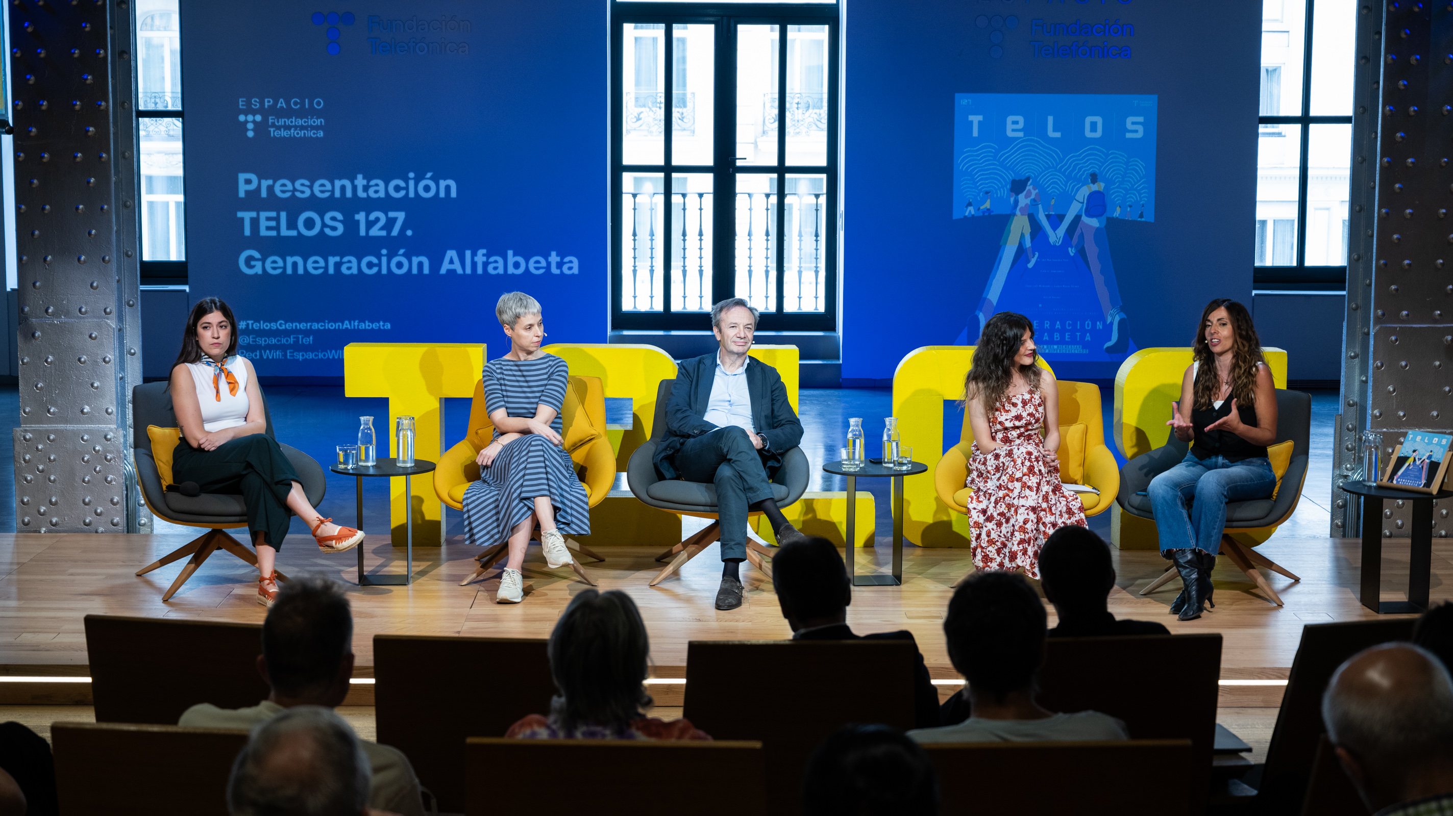 From left to right: Patricia Ruiz, Marta Beltrán, Juan Luis Redondo, Lola Almendros and Elena Sanz. Credits: Courtesy of Fundación Telefónica. Photograph by Javier Arias.
