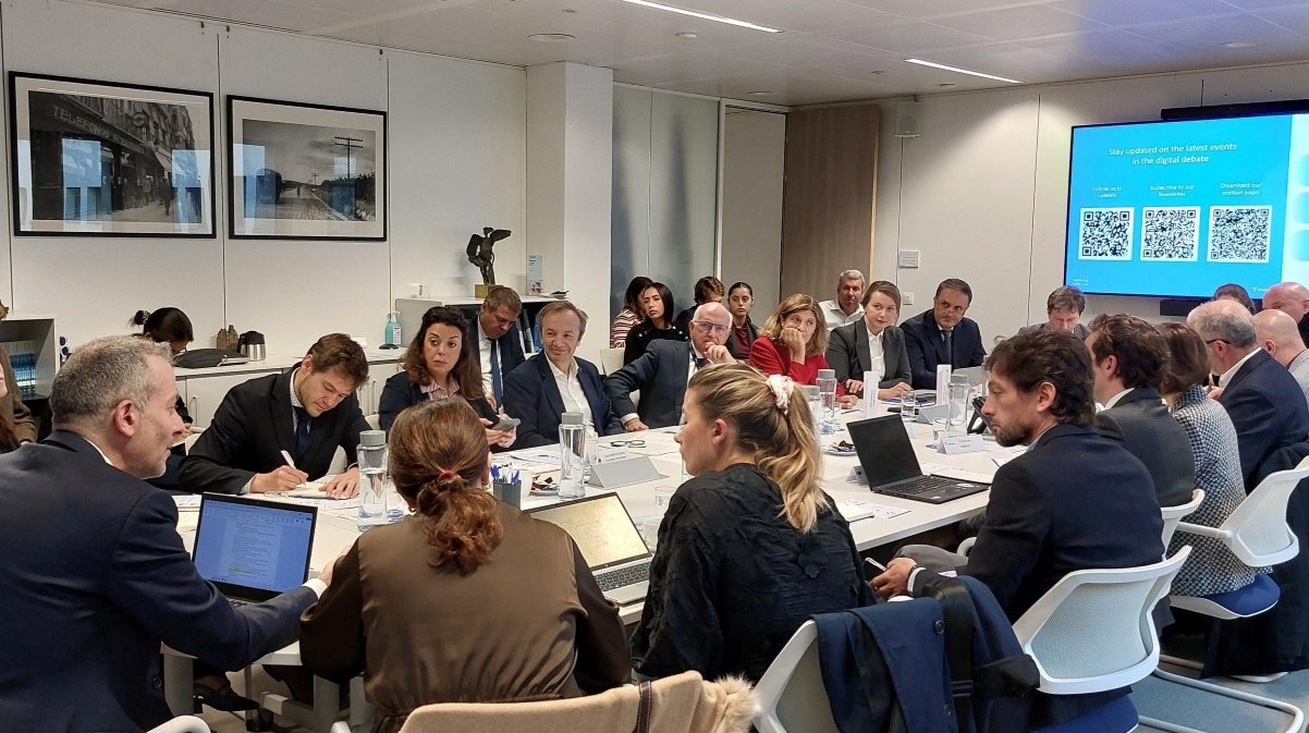 Brussels Telefónica Policy Lab - Protecting Minors in Digital Environments