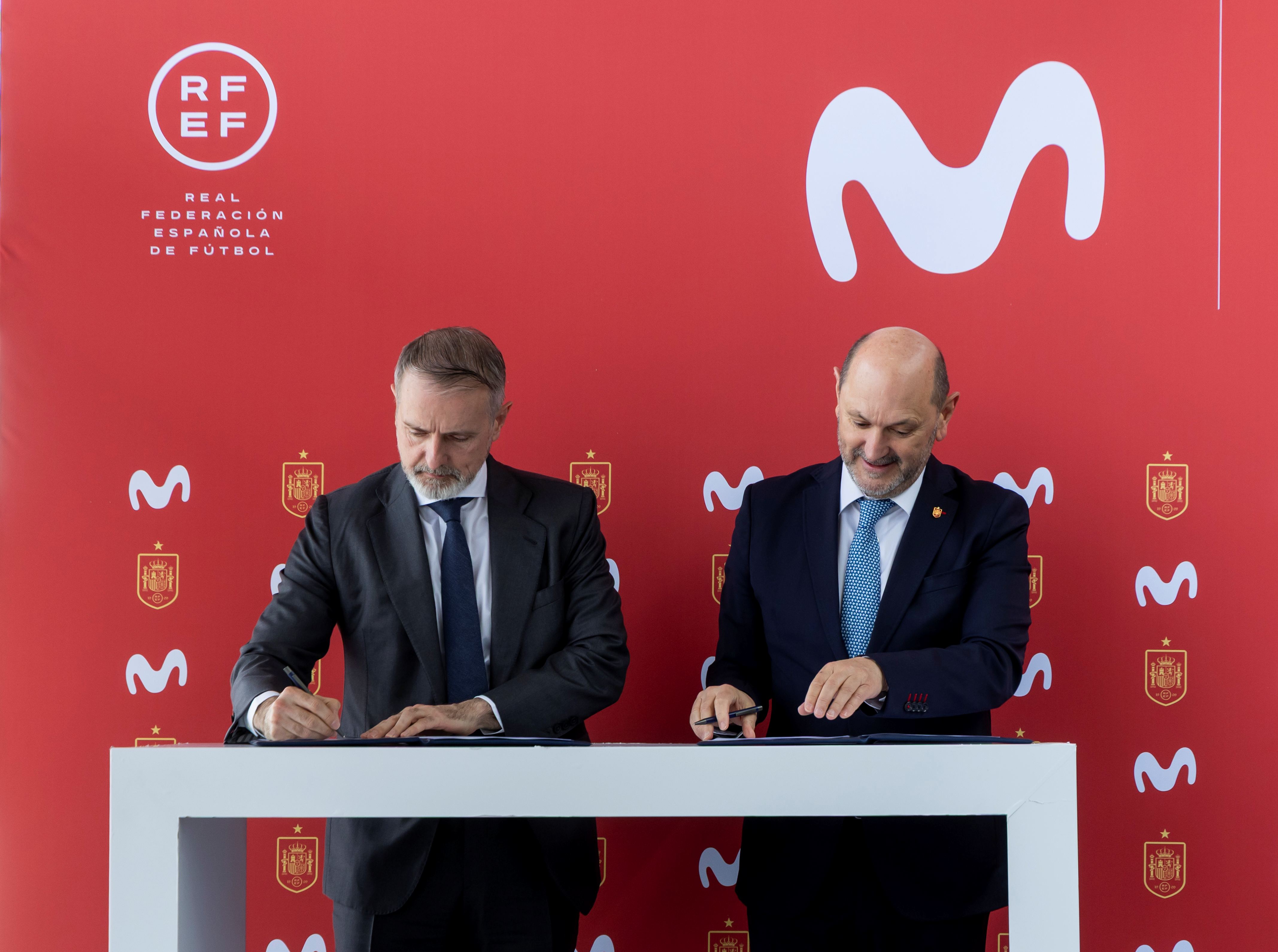 From left to right, Marc Murtra, Chairman of Telefónica, and Rafael Louzán, President of the Royal Spanish Football Federation