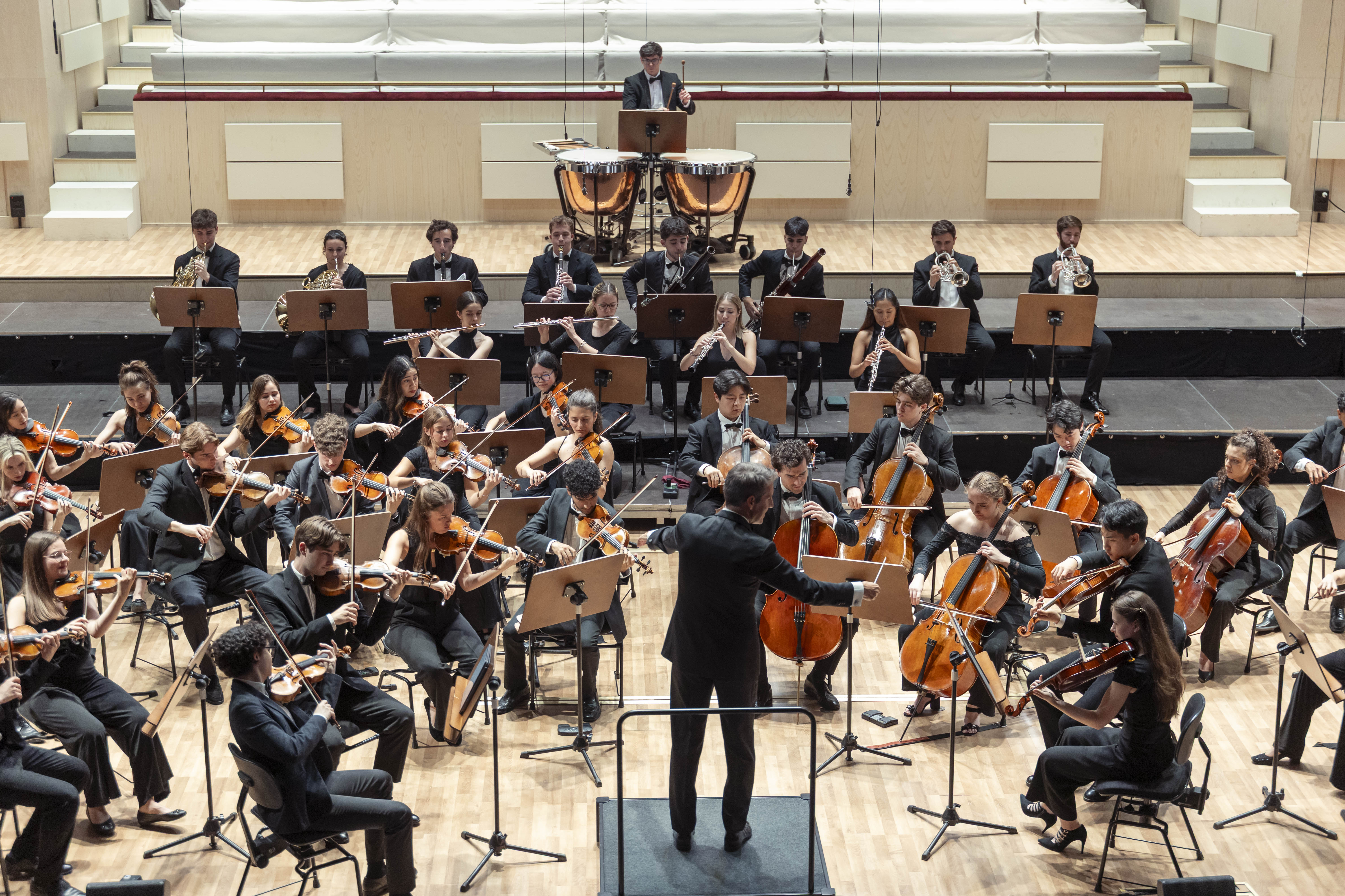 Telefónica and the Reina Sofía School of Music combine artificial intelligence and symphonic music to give voice to the audience’s emotions - telefonica.com