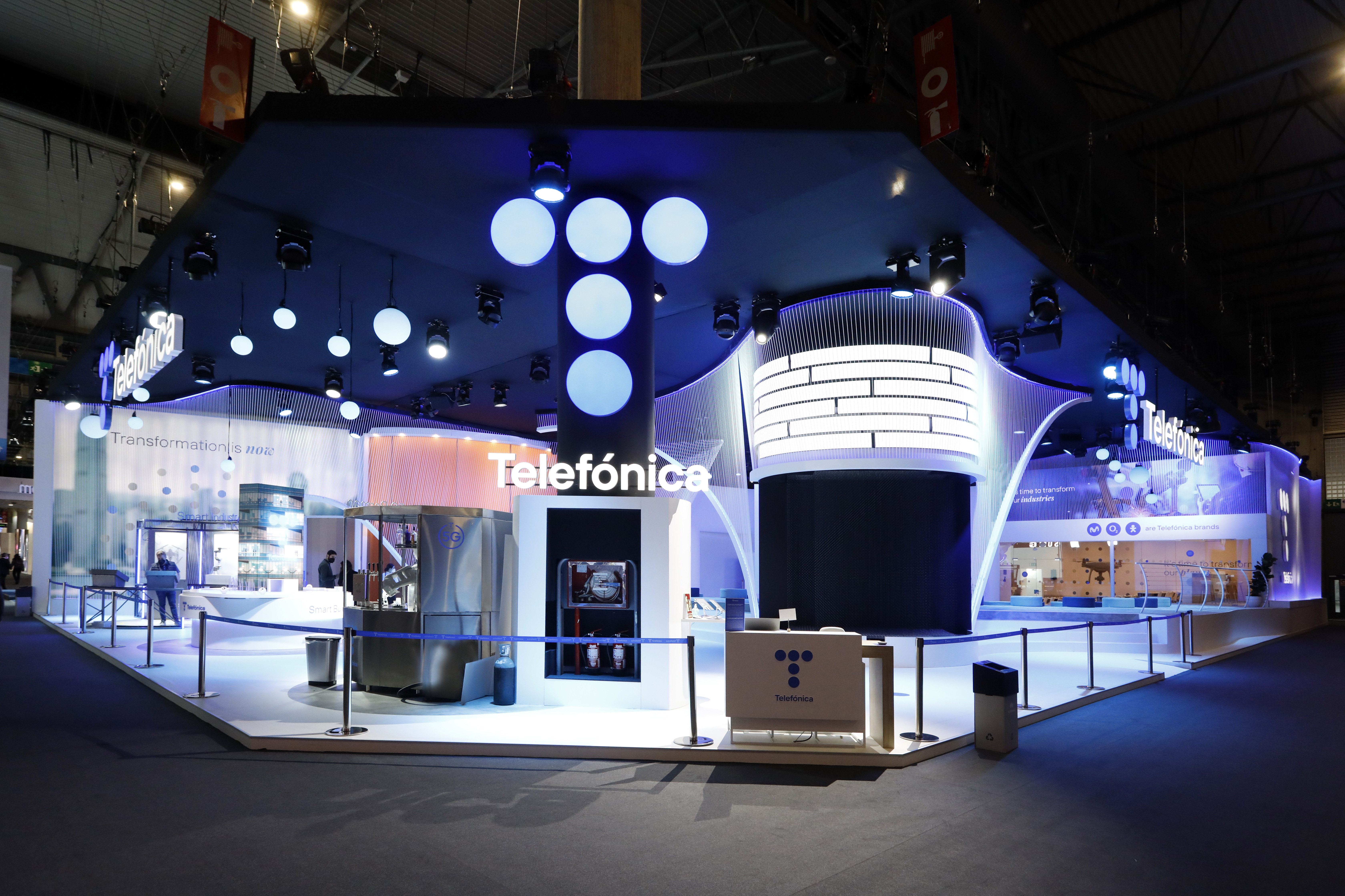 Stand de Telefónica en el MWC 2022 - @Arduino Vannucchi