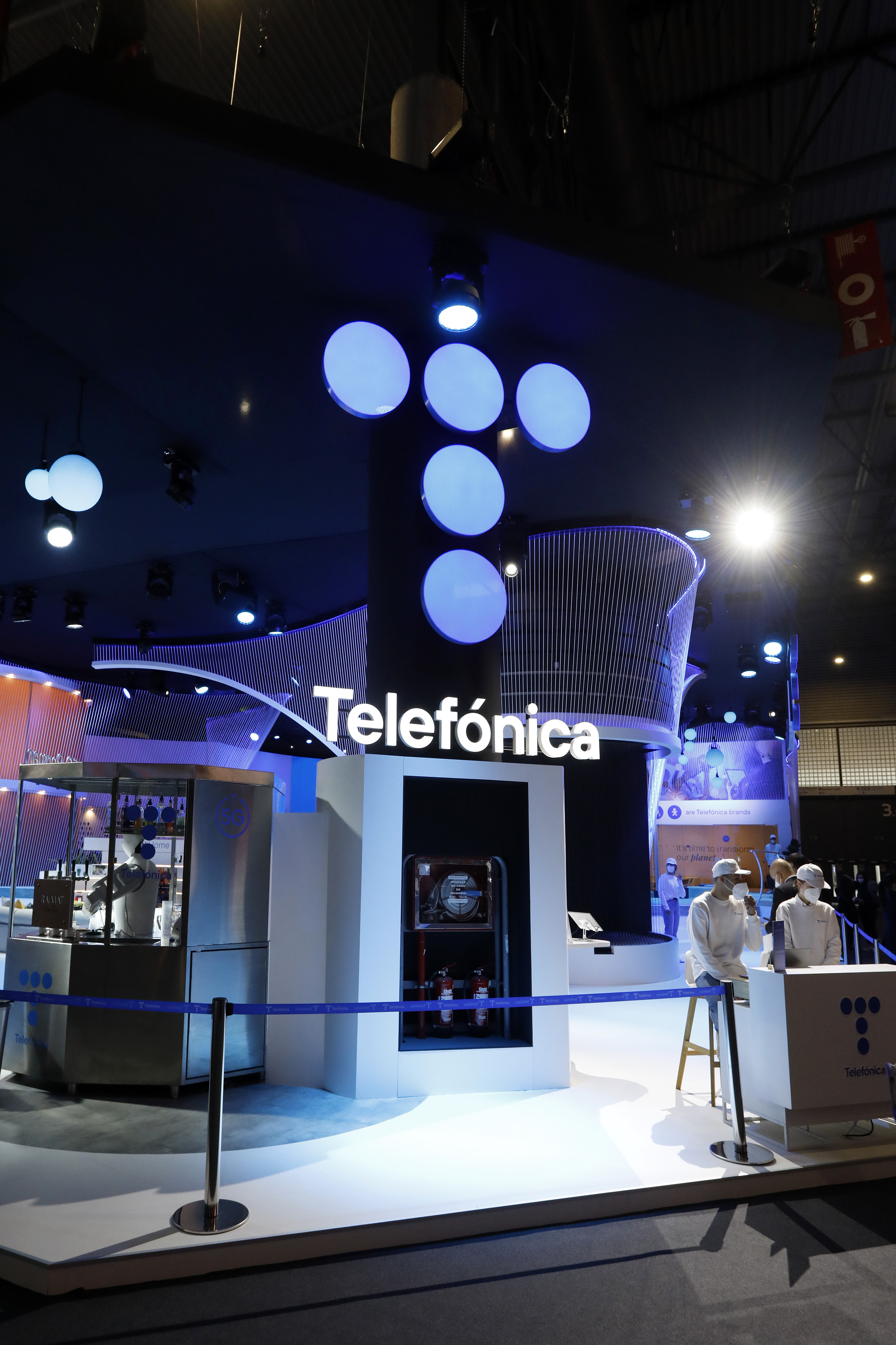 Stand de Telefónica en el MWC 2022 - @Arduino Vannucchi