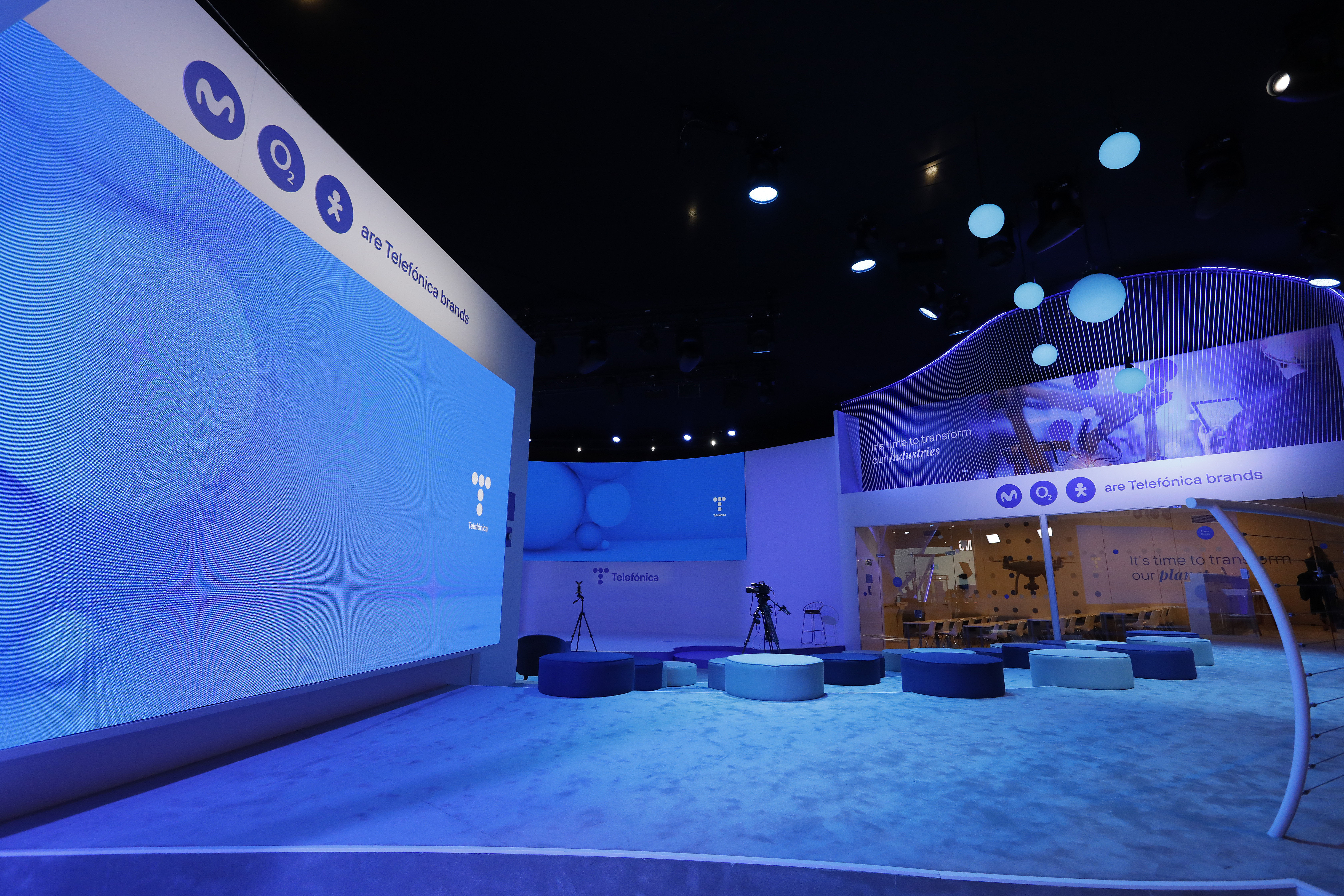 Stand de Telefónica en el MWC 2022 - @Arduino Vannucchi