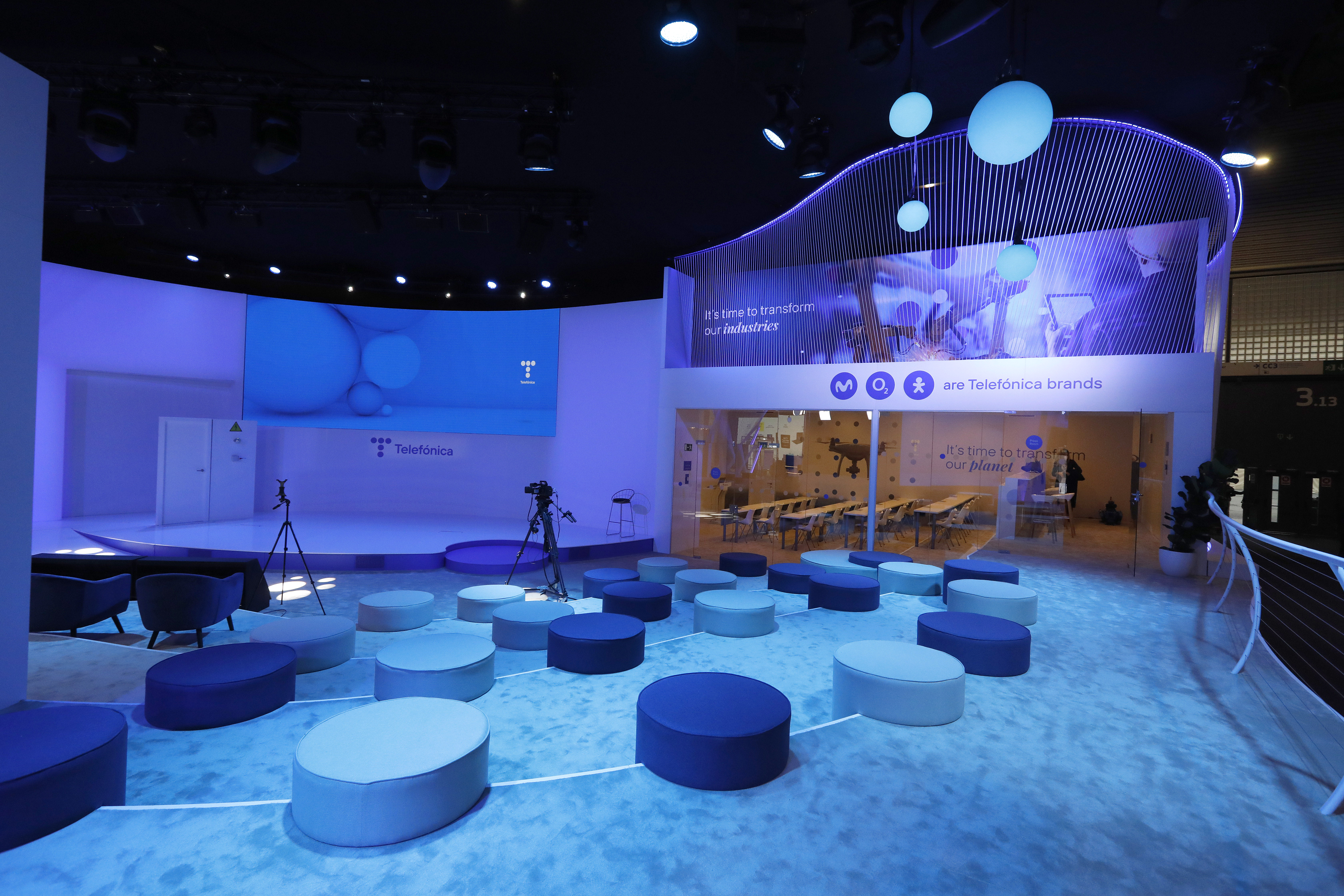 Stand de Telefónica en el MWC 2022 - @Arduino Vannucchi
