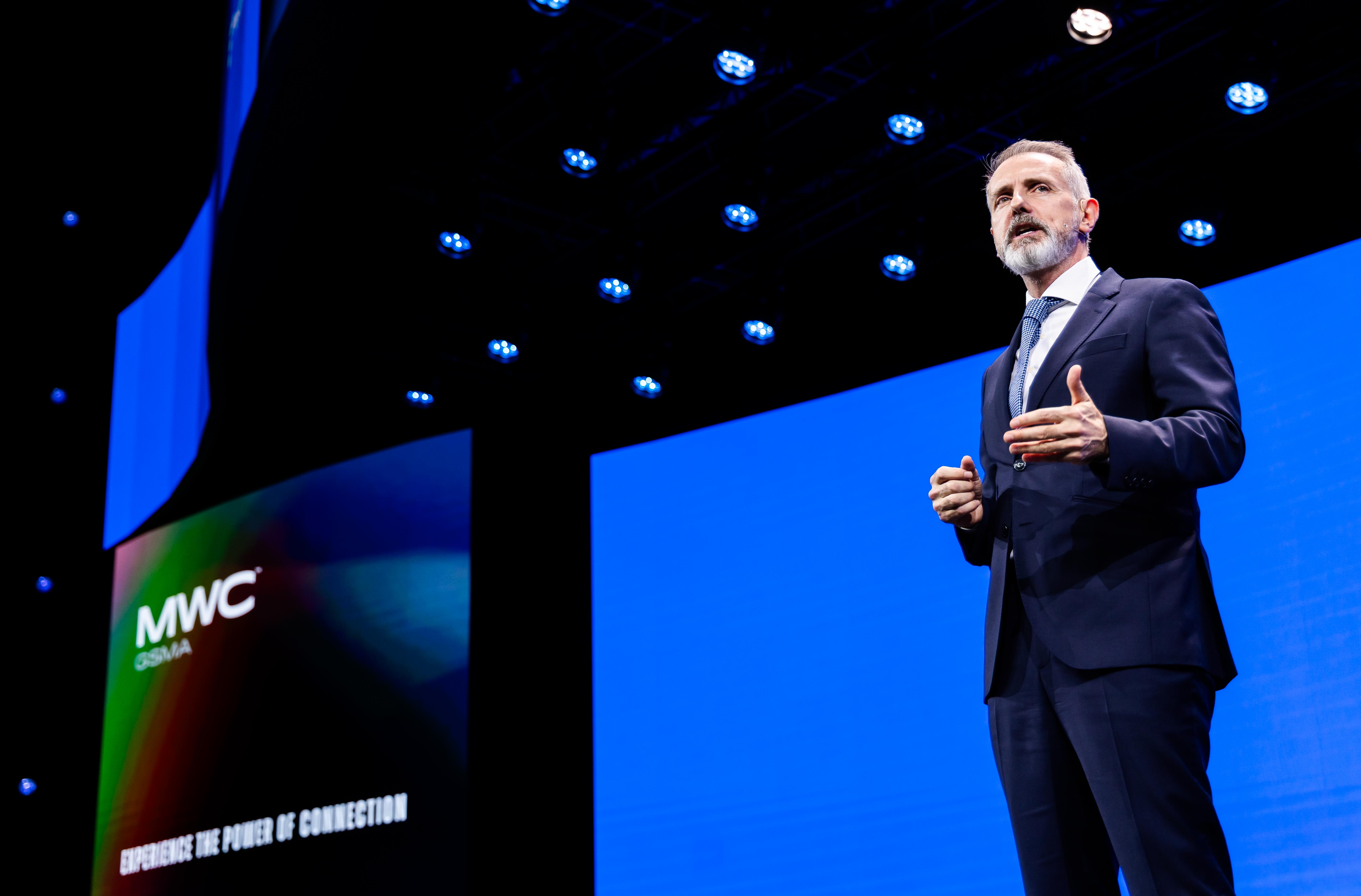 Marc Murtra, presidente de Telefónica, durante su participación en la sesión de apertura del MWC 2025
