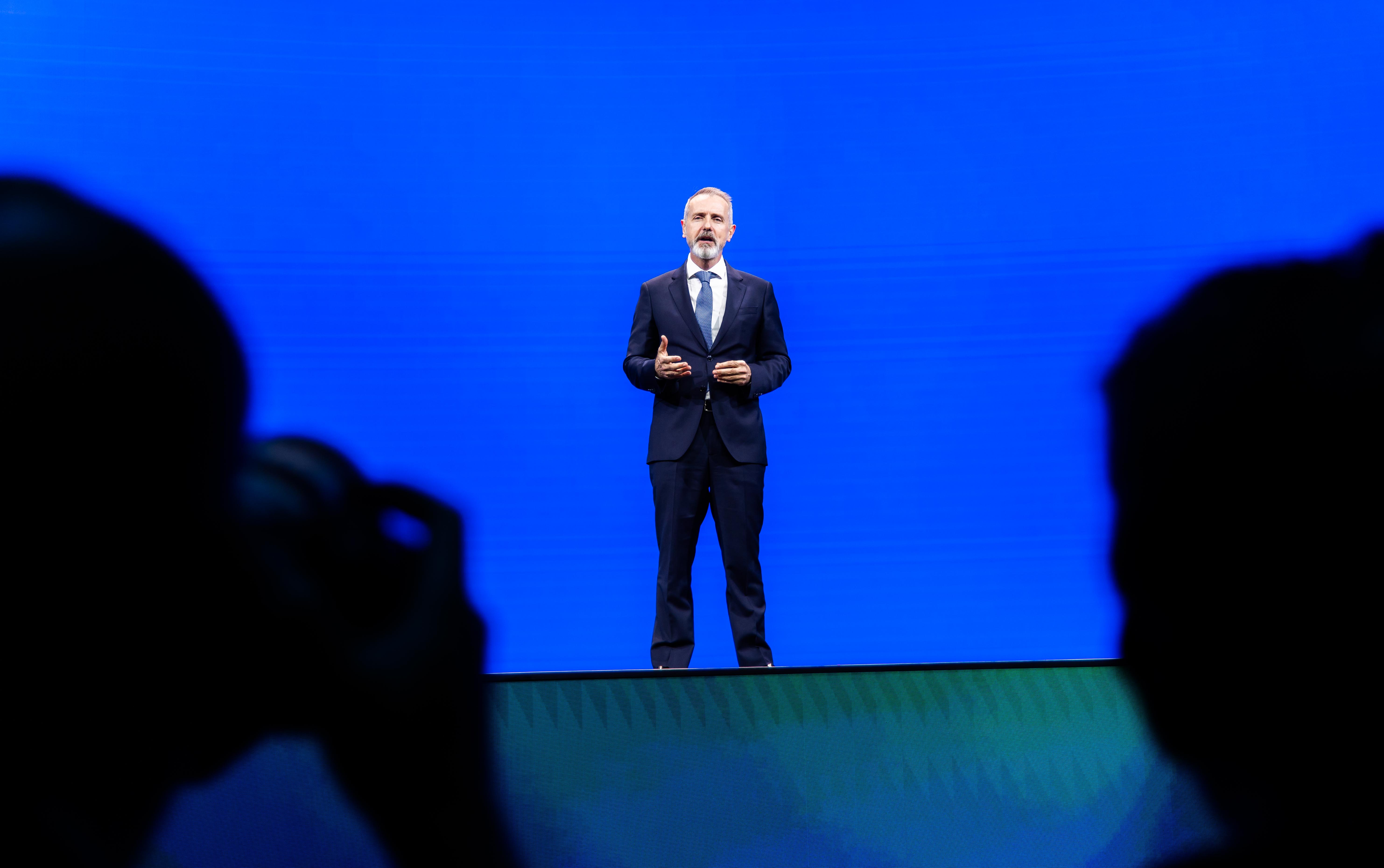 Marc Murtra, presidente de Telefónica, durante su participación en la sesión de apertura del MWC 2025