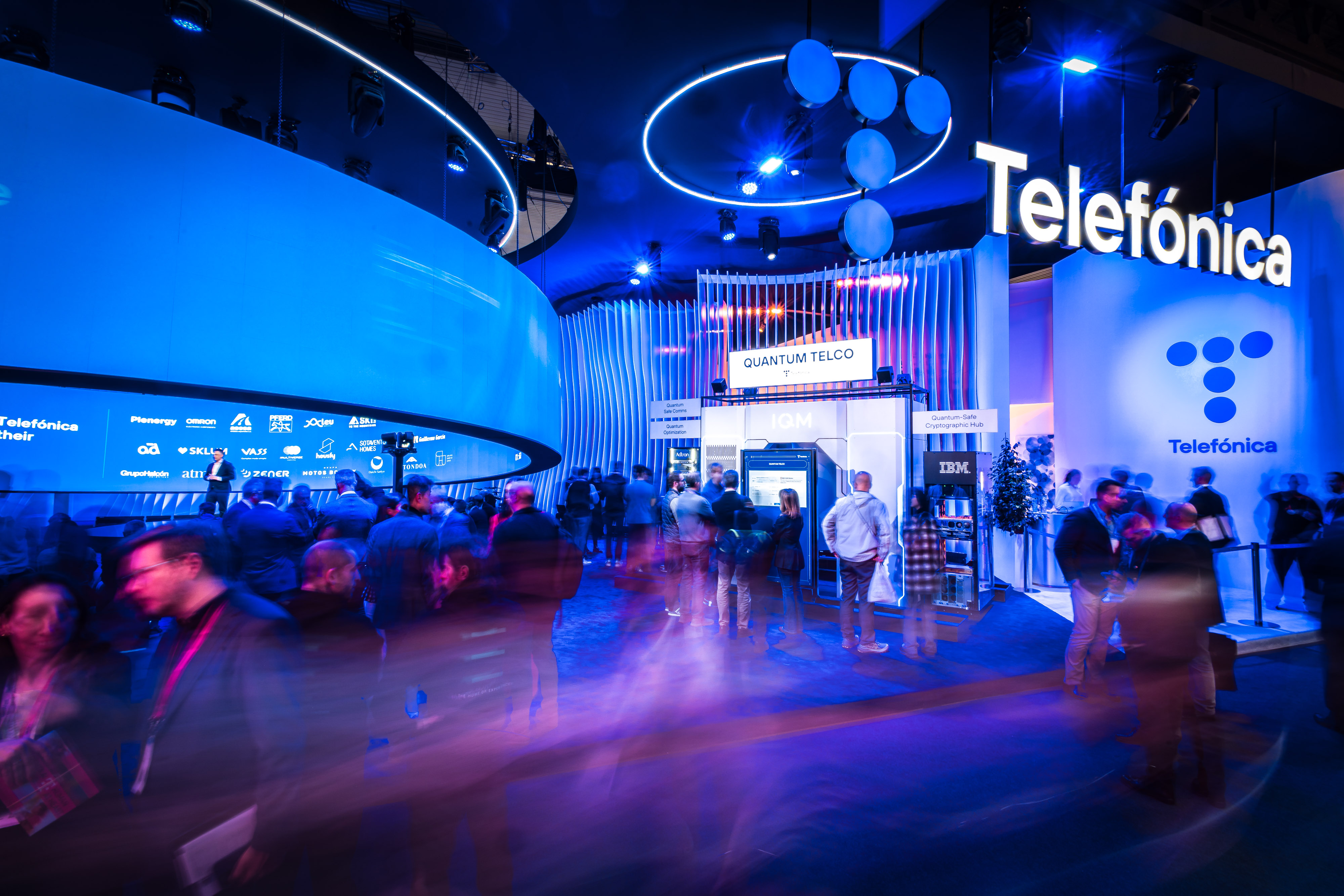 El lema del stand de Telefónica en el MWC26 ‘Ready for Next’ resume la ambición de la telco de ofrecer la mejor red para hacer llegar la tecnología más innovadora.
