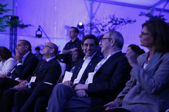 El presidente de Telefónica, José Mª Álvarez-Pallete, en la primera sesión de EnlightED 2019, junto al presidente de Fundación Telefónica, César Alierta