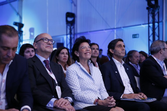 El presidente de Telefónica, José Mª Álvarez-Pallete, en la primera sesión de EnlightED 2019, junto a la ministra de Educación, Isabel Celaá