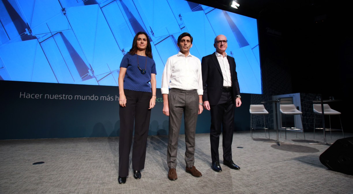 Laura Abasolo, directora general de Finanzas y Control de Telefónica; José María Álvarez-Pallete, presidente ejecutivo de Telefónica, y Ángel Vilá, Consejero Delegado de Telefónica