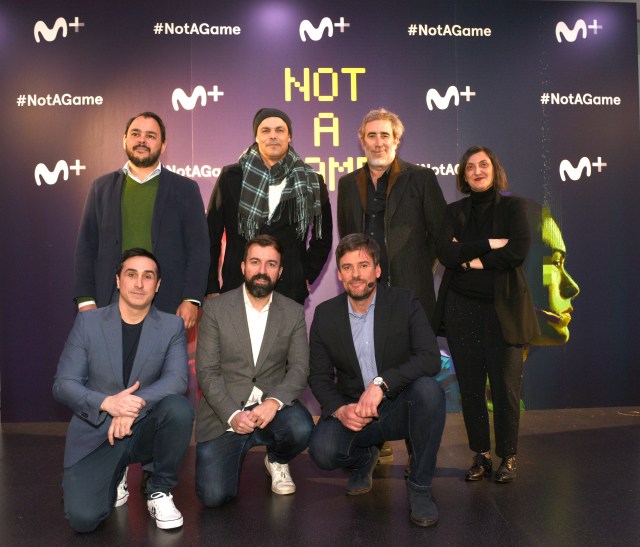 De izquierda a derecha: de pie: Ander Pérez, de Patrocinios de Telefónica España; Santiago Peydro, de eSports Telefónica España; Rodrigo Figueroa, CEO y fundador de FCB&Fire y María Zabala, experta en educación digital. En la segunda fila: Francisco Koreanz Ayllón, caster de la ESL; Fernando Giner, CEO de Movistar Riders y Ricardo Sierra, periodista de MovistarPlus.