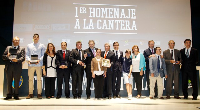 Foto 1 de 2
En  la imagen los ganadores de la primera edición de los premios 'Todos Somos Estudiantes'