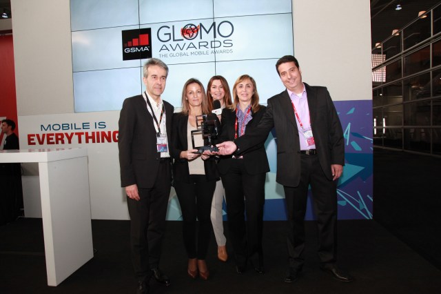 Representantes de Orange, Telefónica y Vodafone recogiendo el primer premio en la categoría Authentication & Identity por el producto 
