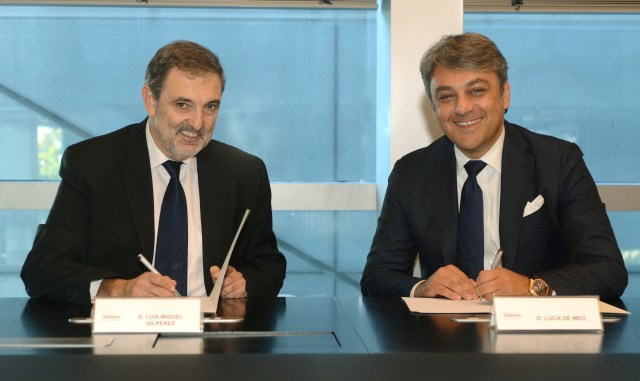 De izquierda a derecha: Luis Miguel Gilpérez, Presidente de Telefónica España, y Luca de Meo, Presidente de SEAT