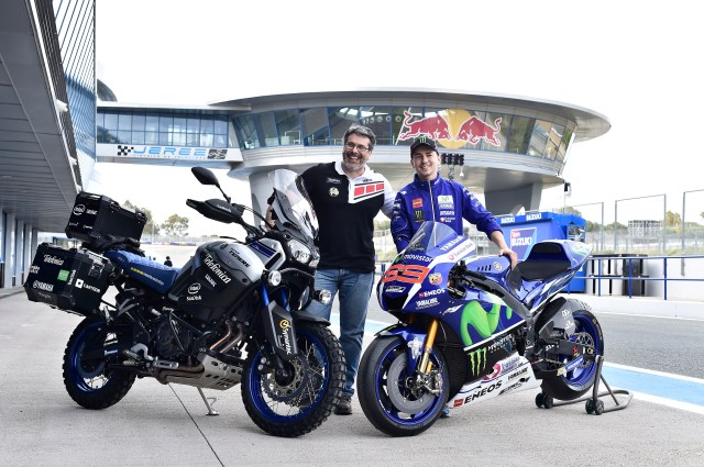 Hugo Scagnetti y Jorge Lorenzo con sus respectivas Yamaha en el circuito de Jerez