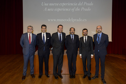 De izquierda a derecha: Miguel Falomir, director adjunto de Conservación e Investigación del Museo Nacional del Prado; José María Sanz Magallón, director global de Relaciones Institucionales y Patrocinios de Telefónica; Miguel Zugaza, director del Museo del Prado; Carlos López Blanco, director general de Asuntos Públicos y Regulación de Telefónica; Javier Pantoja, jefe del Área de Desarrollo Digital y Javier Docampo, jefe del Área de Biblioteca, Archivo y Documentación del Museo.