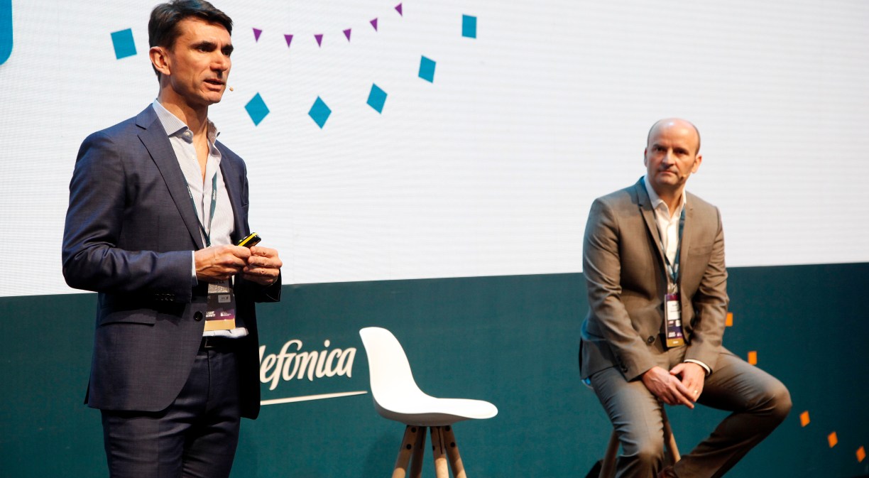 De izquierda a derecha: Juan Carlos García, director de Tecnología y Arquitectura de Red de Telefónica, y David del Val, director de Innovación Core de Telefónica