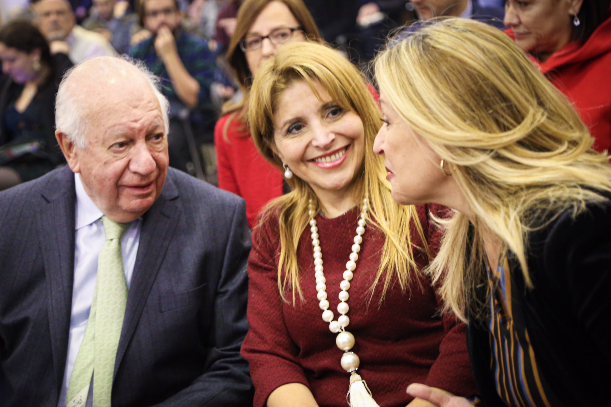 De izquierda a derecha: Ricardo Lagos, Pamela Gidi y Trinidad Jiménez