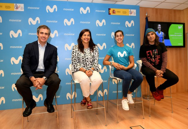 En la imagen de la presentación, de drcha. a izda: Rafael Fernández de Alarcón, director de Marca, Patrocinio y Medios de Telefónica; Mª José Rienda, secretaria de Estado para el deporte y presidenta del CSD; Carolina Marín, y Chema Alonso, Chief Data Officer de Telefónica.